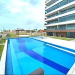 Salvador - Praia Do Flamengo - Pe Na Areia